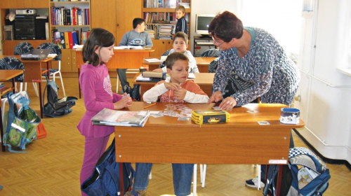 2013. - Školu danas pohađa svega 13 učenika: Sofija sa đacima