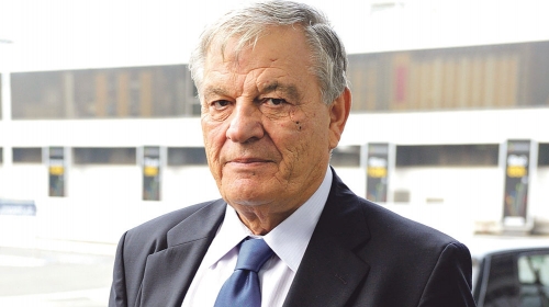 Predsednik FSS-a  lake ruke: Tomislav  Karadžić