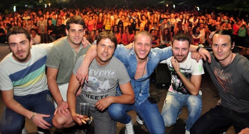 Saša slavi u Loparama / Foto: Armin Terzić, Tomislav Delić, V. Stokić, Ekskuziva.ba, eTrafika.net