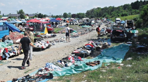 Među mušterijama i lekari i advokati: Pijaca polovnih stvari