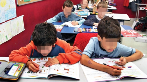Deca zbunjena, roditelji besni, ministarstvo nezainteresovano...