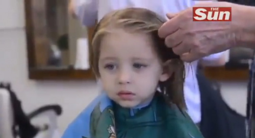 Elajdža se šiša prvi put u životu