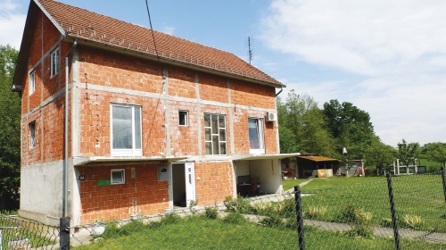 Miodragova kuća u selu Adrani