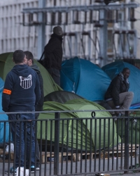 Improvizovano kamkp naselje u Parizu / Foto: Profimedia