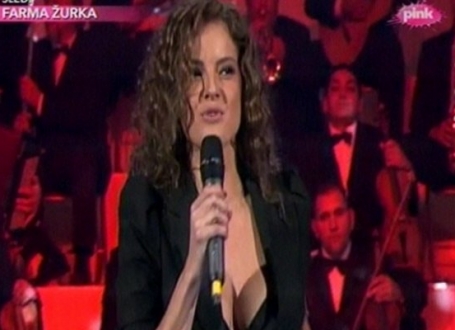 Slavica Ćukteraš, dekolte
