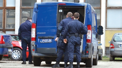 Švercovanu robu prijavljivali  kao voće, pločice i nameštaj