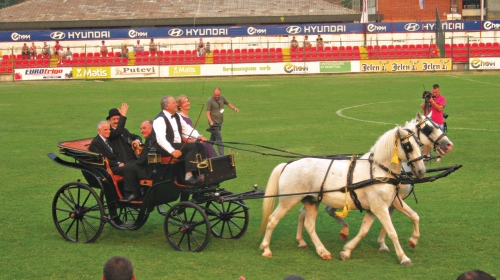 Nušić se provozao fijakerom pred tradicionalni meč