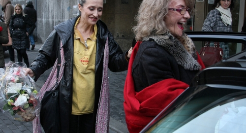 Ljiljana Jakšić izlazi iz porodilišta / Foto: Rajko Ristić | Foto: 