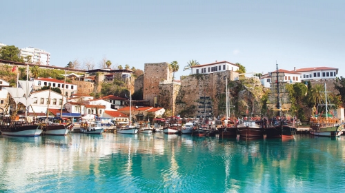 Divni domaćini, luksuz, toplo more, tragovi stare civilizacije, avantura... A možda sretnete i  Bali-bega...