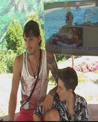 Lazar se ne odvaja od Jovane