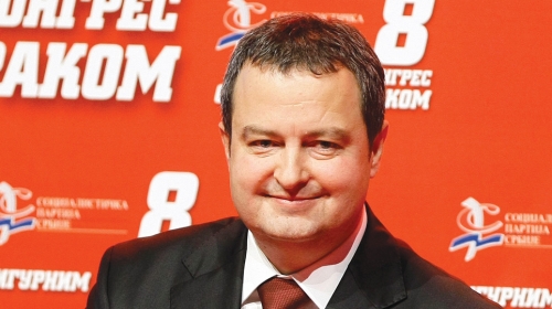 Mitropolita izgrlio posle ručka: Dačić