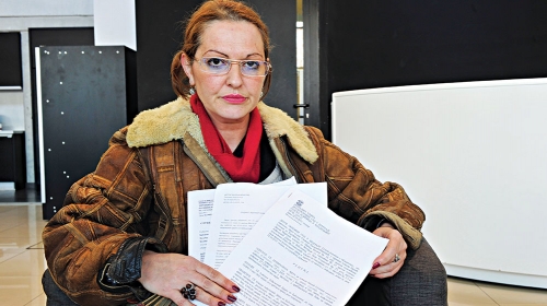 Majka Andree (8) i Jane (4) i pored rešenja suda ne uspeva da povrati devojčice od bivšeg muža