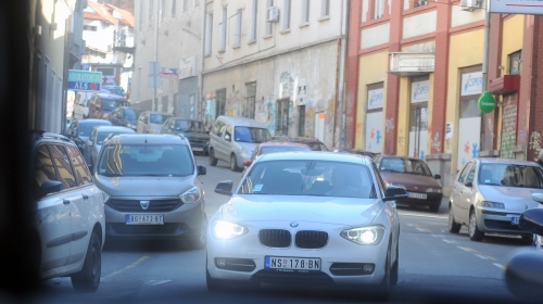 Nakon burne  noći, došlo je vreme da se  pođe kući...
