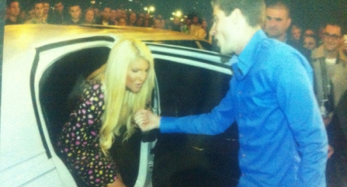 Jelena Karleuša kao pratilja na maturi Danila Vučetića