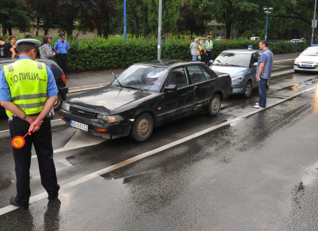 Policija