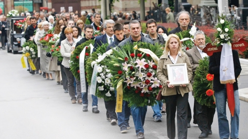 Porodica, mnogobrojni prijatelji  i poštovaoci njenog dela  ispratili su legendarnog trenera  na poslednje putovanje