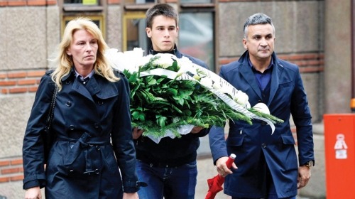 Dijana, Đorđe i Srđan Đoković   došli su da odaju poslednju počast