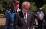 Nikolić čita Vikipediju