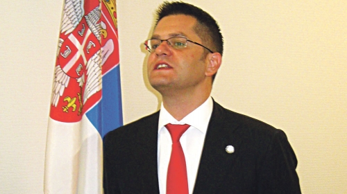 DS mu nudi da  bude njihov  kandidat na  predsedničkim  izborima:  Vuk Jeremić