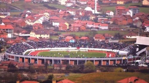 Transparent je mogao da se vidi i sa stadiona „Adem Jašari“