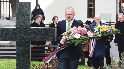 Goran Vesić  kod Vaznesenjske  crkve