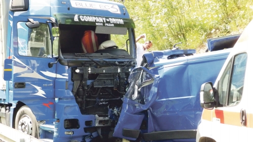 Stravična nesreća  u kojoj je policajac  izgubio život