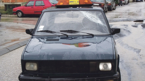 Neplatiše razbile automobil radnika „Elektrodistribucije“