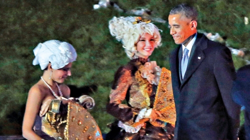 Postoje  stotine jezika u  svetu, ali osmeh  govori sve njih:  Barak Obama  u akciji