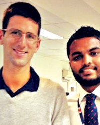 Svuda popularan: Novak sa  radnikom na aerodromu na Maldivima