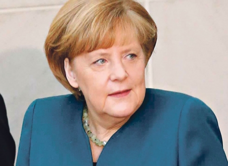 Sada se kreće samo pomoću štaka: Angela Merkel
