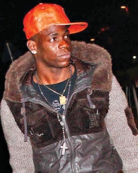 Pravi  probleme:  Baloteli