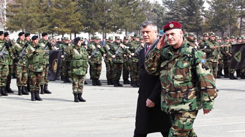 Zveckaju oružjem  uoči odluke Beograda