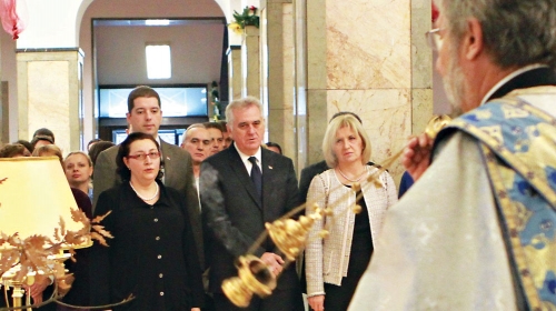 Službu su održali  sveštenici  Saborne crkve