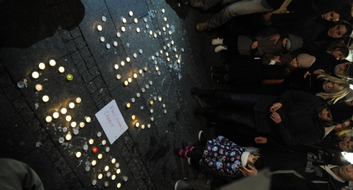 Beograđani odali poštu novinarima "Šarli ebdoa" | Foto: 