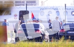 Nikolić pred ulazak u avion