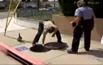 Policija pomaže mama patki
