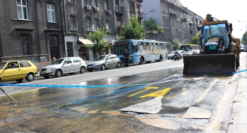 Pucanje cevi u bulevaru | Foto: M. Beljan