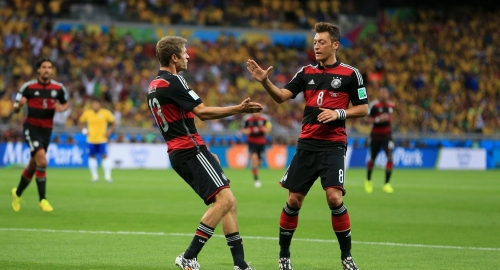 Tomas MIler Mesut Ozil