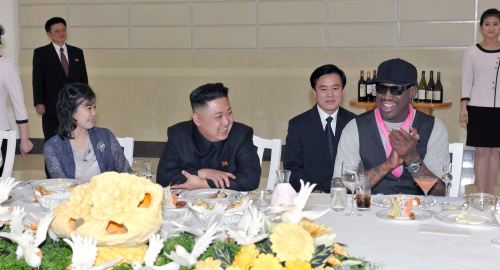 Kim Džong Un uživa uz Denisa Rodmana Foto: Reuters