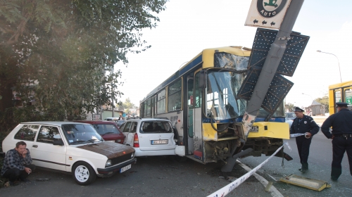 Autobuska nesreća