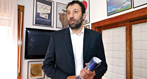 Kao  Obama: Vlade  Divac
