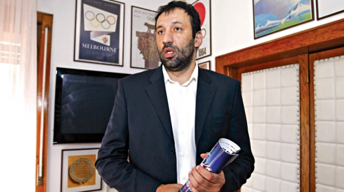 Kao  Obama: Vlade  Divac