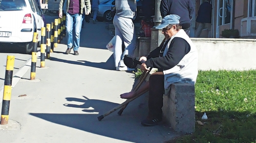 Oko 2.000  ljudi svakodnevno traži milostinju samo u Beogradu