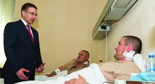 Nebojša Stefanović sa policajcima