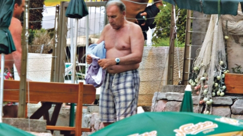 Dobro  je iscedio kupaće gaće