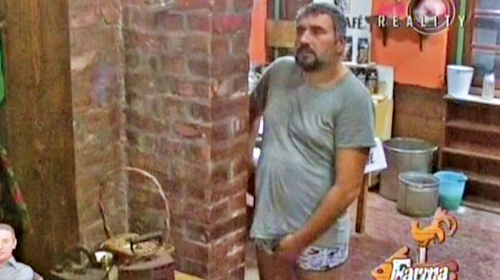 Opet čačka  mečku:  Miki  Đuričić