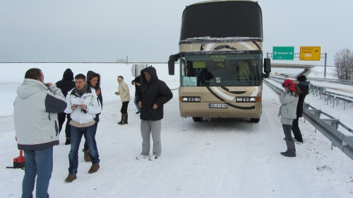 Zavejani u autobusu
