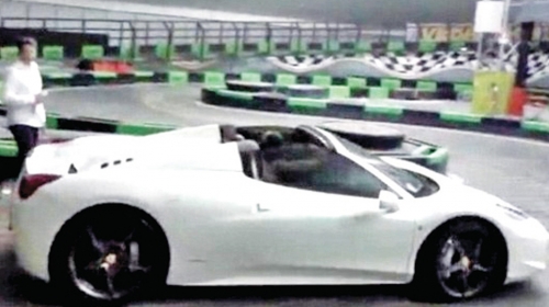 Napadač Milana  provozao „ferari“  karting stazom