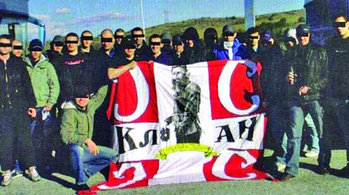 Prate Zvezdu  po celom svetu: „Ultra klan“