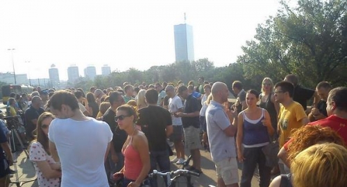 Ovako izgleda protest na Brankovom mostu